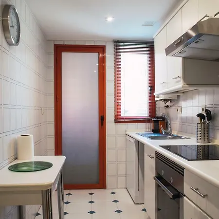 Apartment Florit Flats - Cozy 2 Bedroom By The Of Arts And Science *