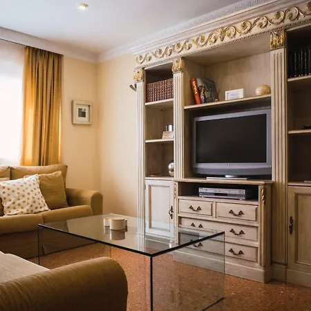 Florit Flats - Cozy 2 Bedroom By The Of Arts And Science Apartment