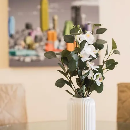 Florit Flats - Cozy 2 Bedroom By The Of Arts And Science Apartment