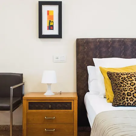 Apartment Florit Flats - Cozy 2 Bedroom By The Of Arts And Science *