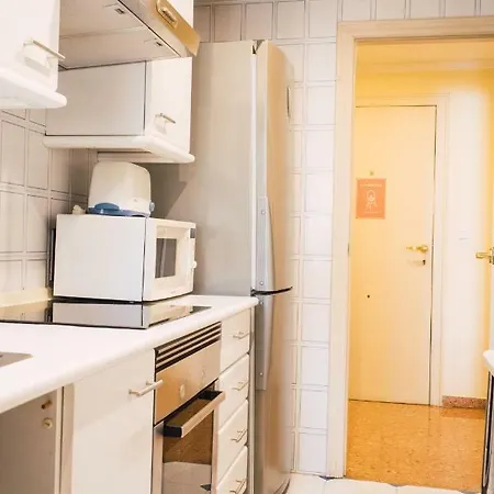 Florit Flats - Cozy 2 Bedroom By The Of Arts And Science Apartment *