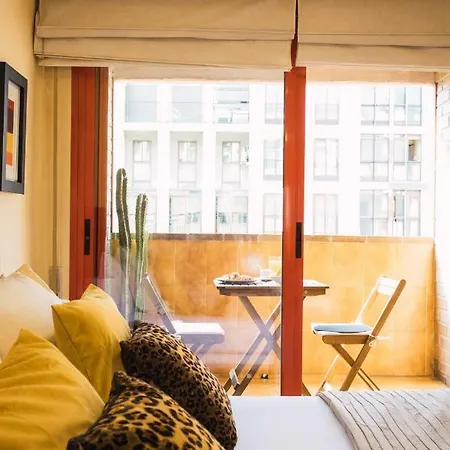 Florit Flats - Cozy 2 Bedroom By The Of Arts And Science Apartment