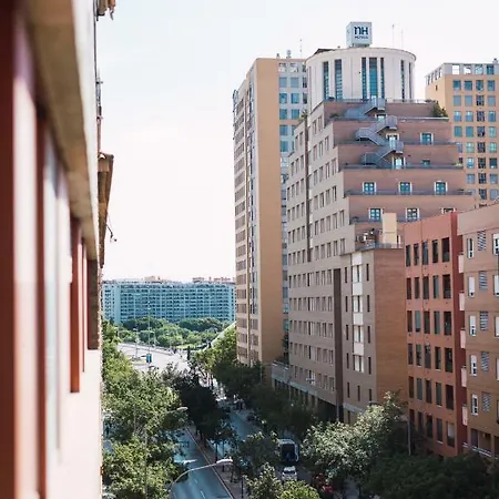 Apartment Florit Flats - Cozy 2 Bedroom By The Of Arts And Science