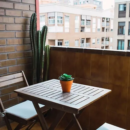 Florit Flats - Cozy 2 Bedroom By The Of Arts And Science Apartment *
